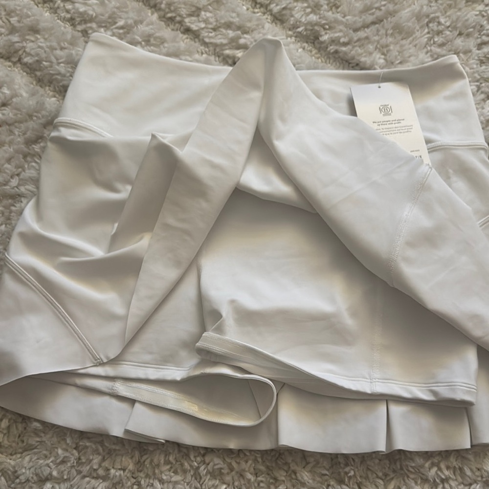 Athleta White Tennis Skort
Size Medium - Picture 3 of 5